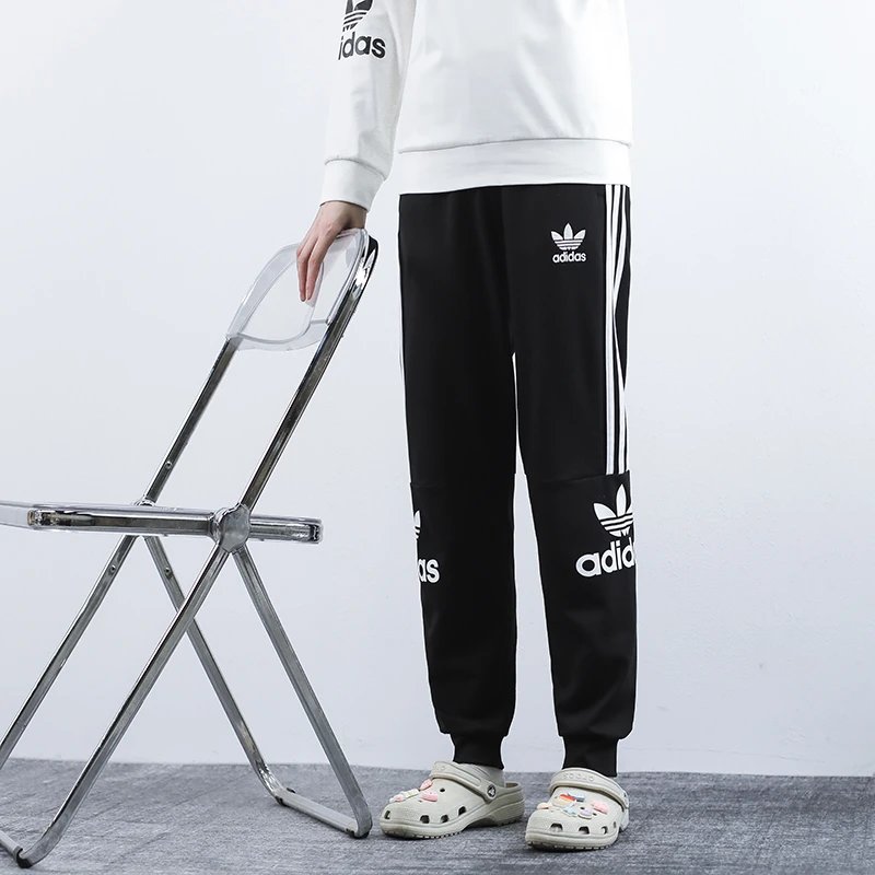 Sweatpants on the category page